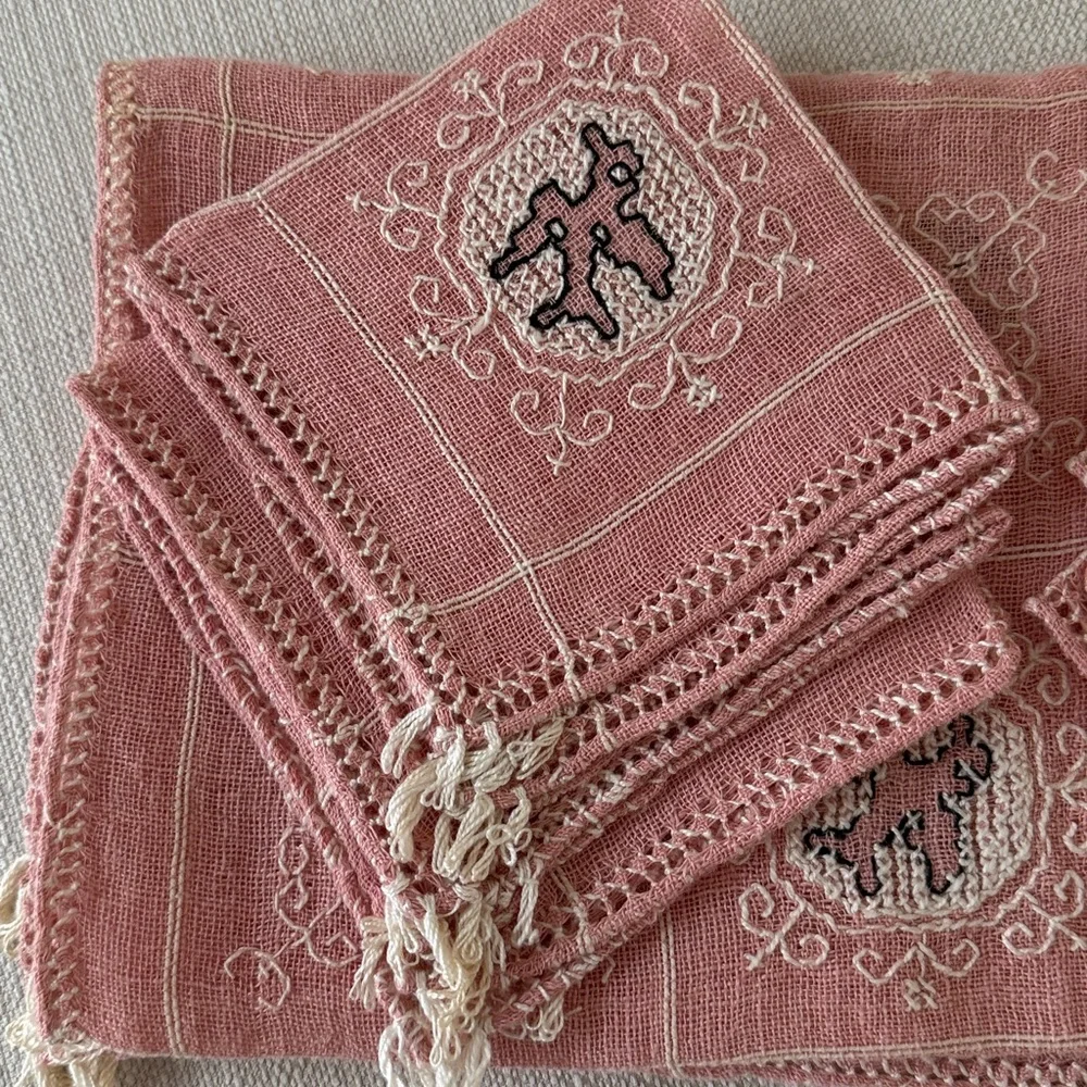 Vintage Italian Linen Handmade Pink Tablecloth and 6 napkins